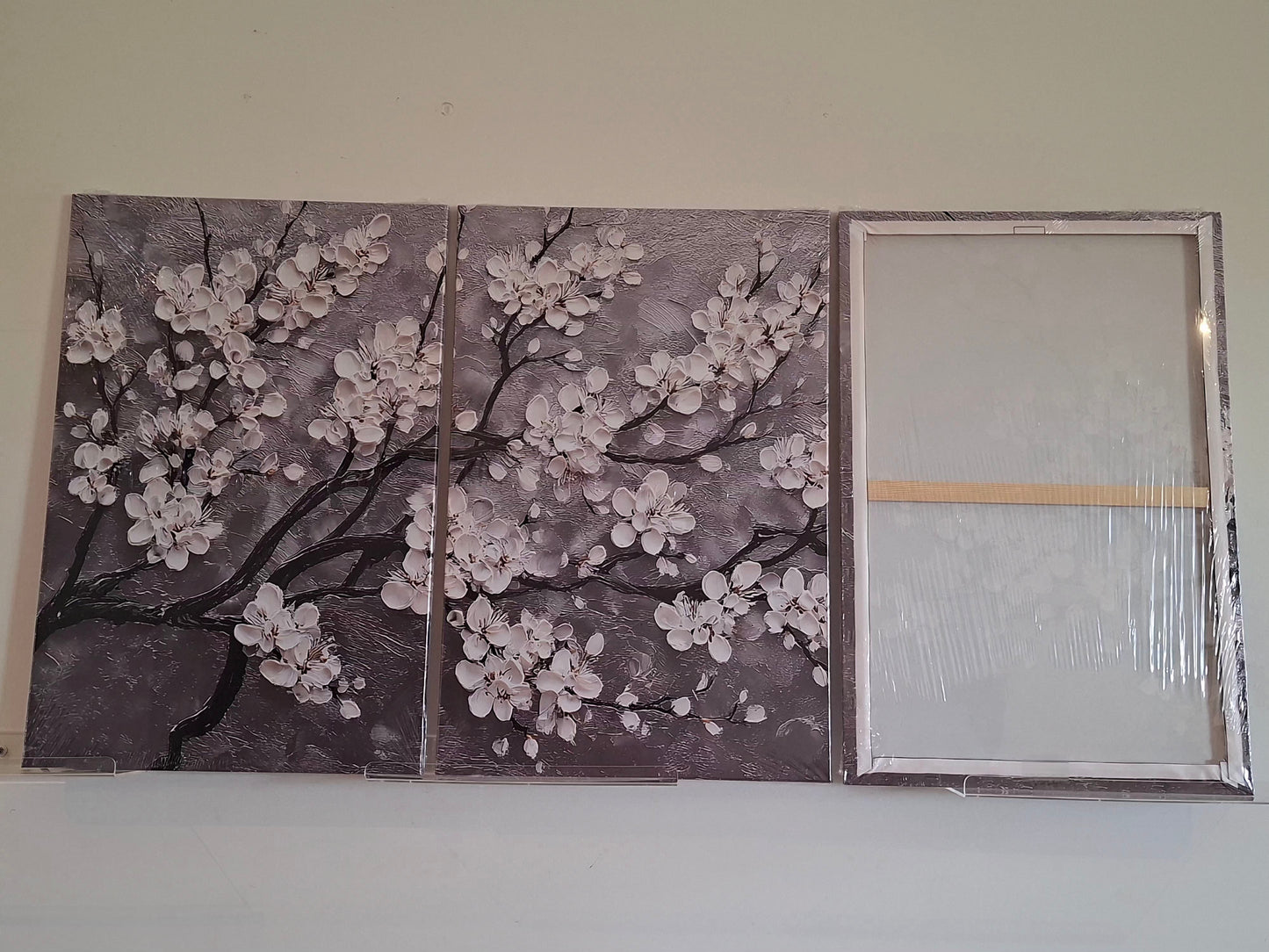 White Blossom Canvas Wall Art – Metallic Floral Elegance Décor