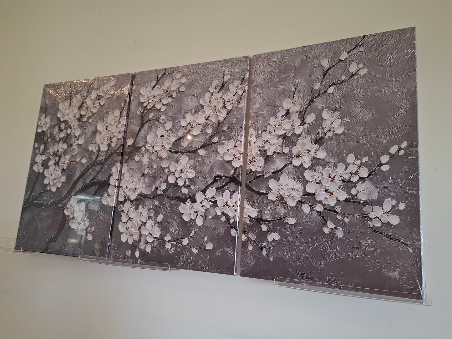 White Blossom Canvas Wall Art – Metallic Floral Elegance Décor