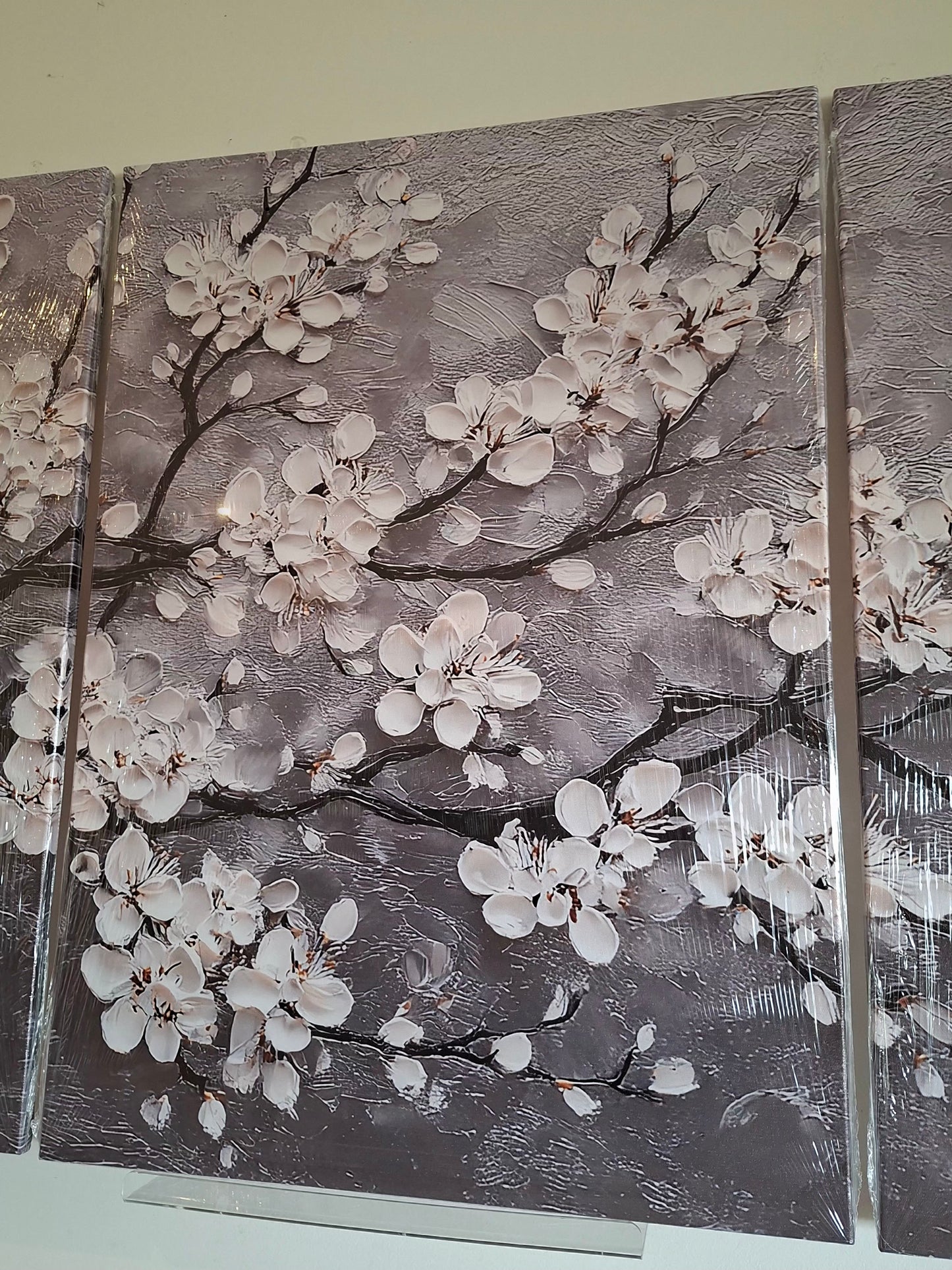 White Blossom Canvas Wall Art – Metallic Floral Elegance Décor
